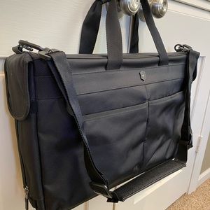 Victorinox Werks Traveler 5.0 Porter Trifold Garment Bag - Black